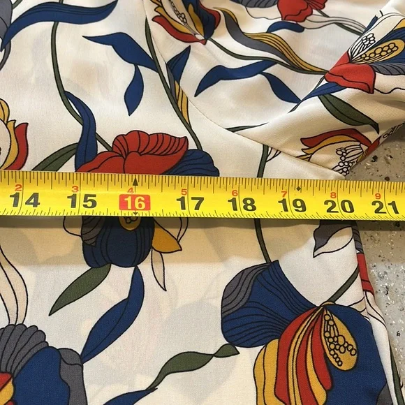 GREEN ENVELOPE FLORAL FLUTTER SLEEVE BLOUSE WITH OPEN TIE BACK MULTICOLOR SIZE M - Picture 13 of 15